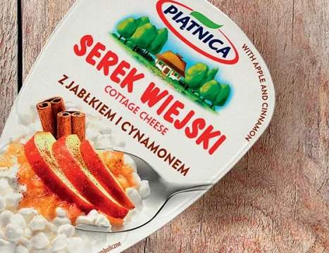 serek wiejski z owocami
