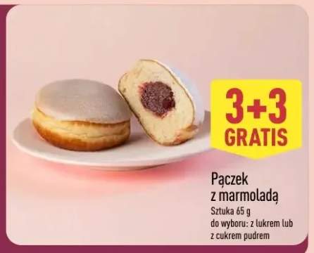 Pączek z marmoladą z cukrem pudrem