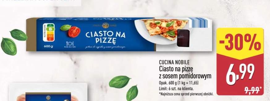 Ciasto na pizzę z sosem pomidorowym