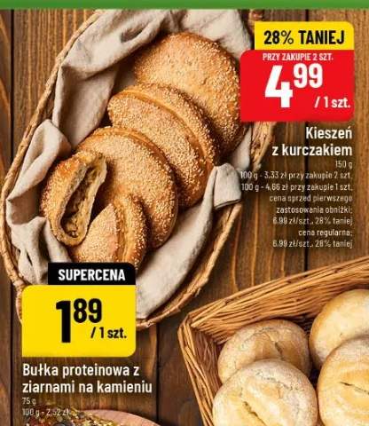 Bułka proteinowa z ziarnami na kamieniu