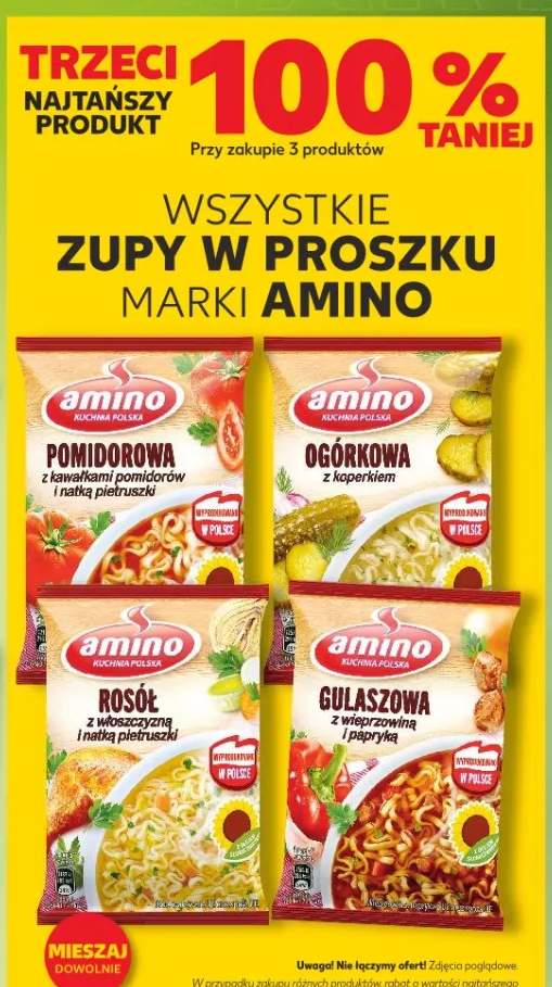 Zupa pomidorowa z kawałkami pomidorów i małą pietruszkę