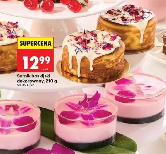 Sernik baskijski dekorowany