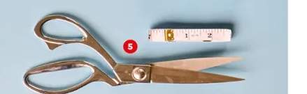 Zestaw nożyc krawieckich i miarki