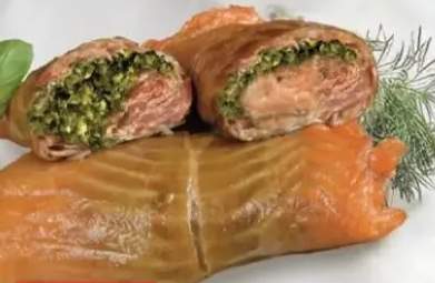 Zrazy z łososia ze szpinakiem