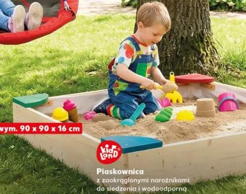 Piaskownica z zaokrąglonymi narożnikami do siedzenia i wodoodporna osłona przed deszczem