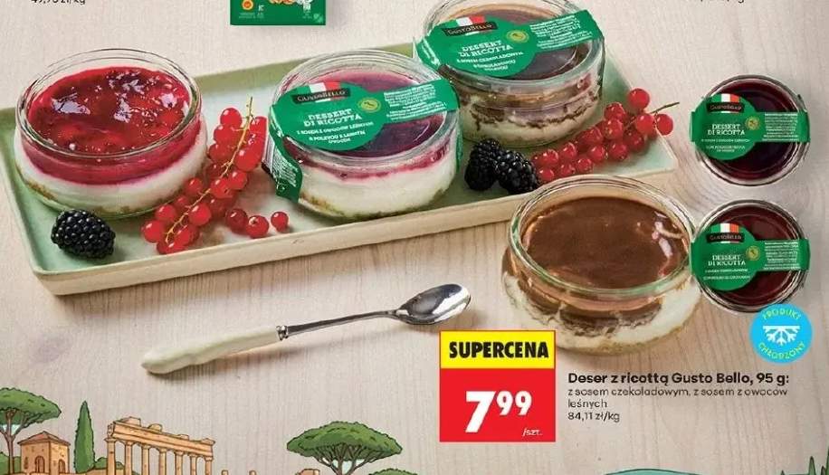 Deser z ricotta z sosem czekoladowym, z sosem z owoców leśnych