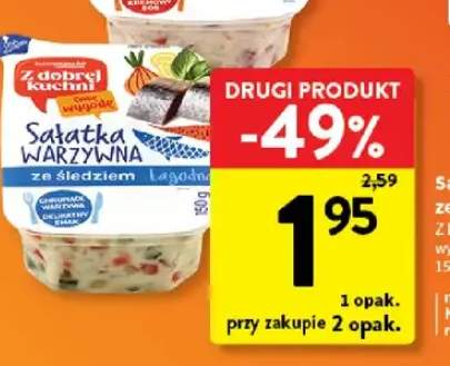 Sałatka warzywna ze śledziem i papryką Z Dobrej Kuchni