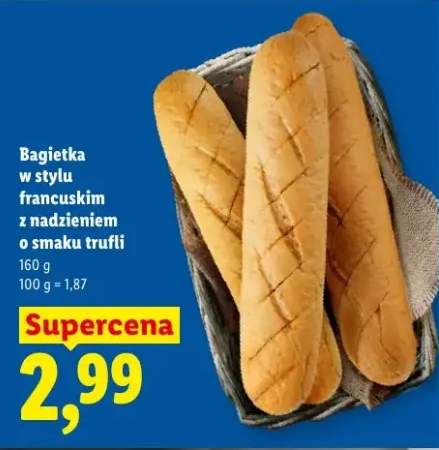 Bagietka w stylu francuskim z nadzieniem o smaku trufli