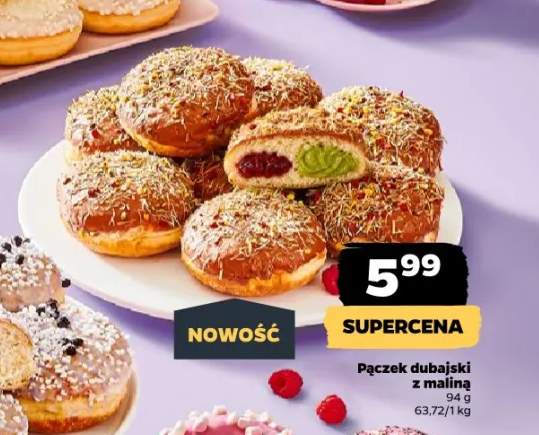 Pączek dubajski z maliną