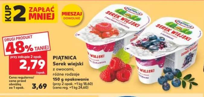 Serek wiejski z owocami z malinami i żurawiną
