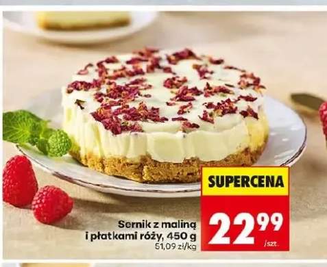 Sernik z maliną i płatkami róży