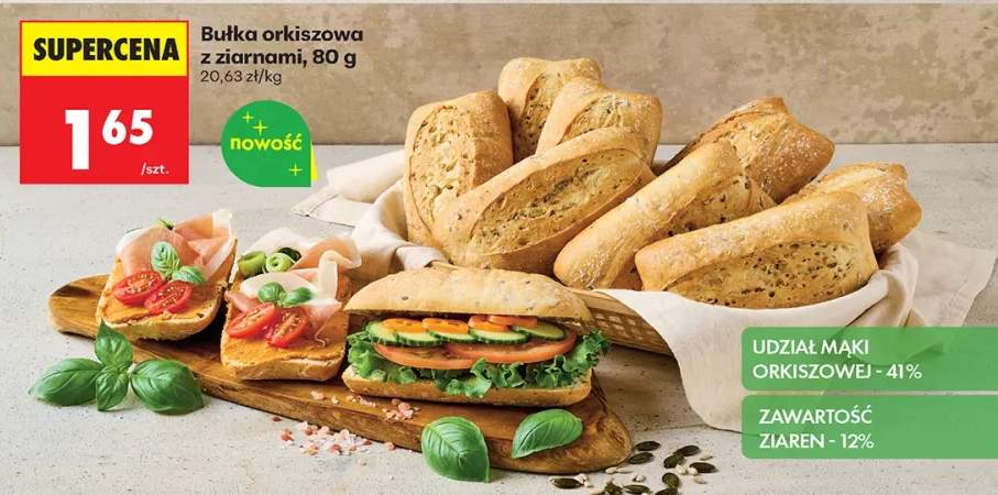 Bułka orkiszowa z ziarnami
