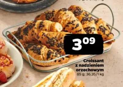 Croissant z nadzieniem orzechowym